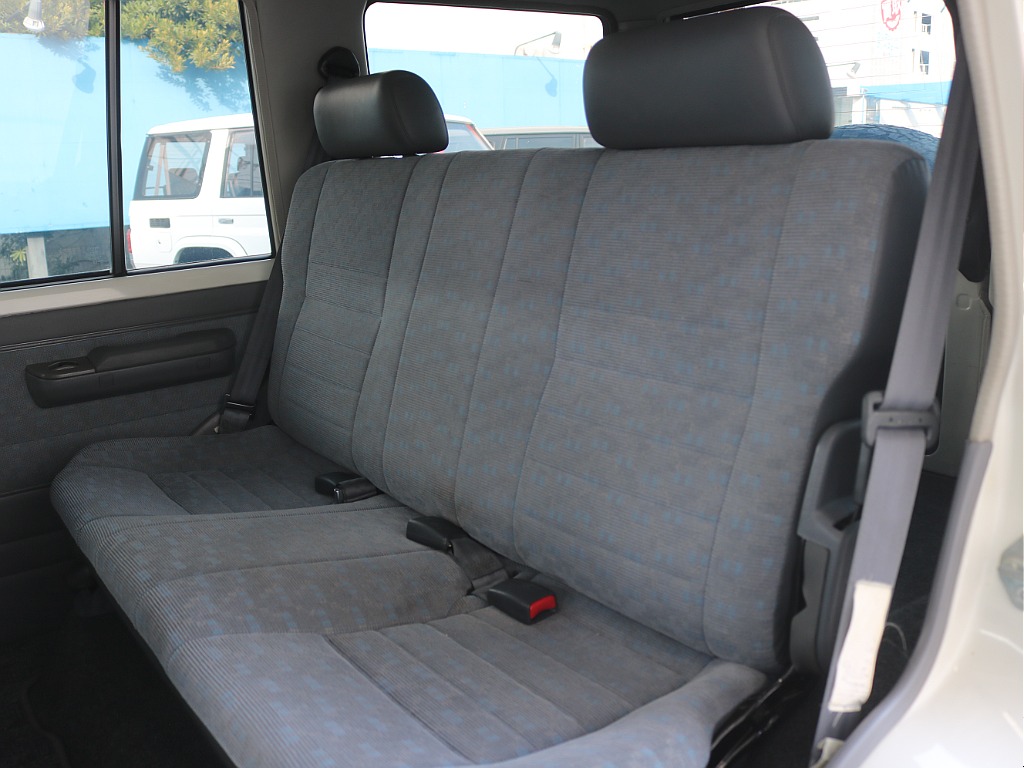 トヨタ ランドクルーザー70(14枚目)