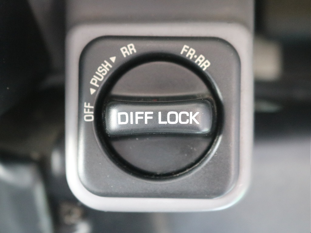 トヨタ ランドクルーザー70(33枚目)