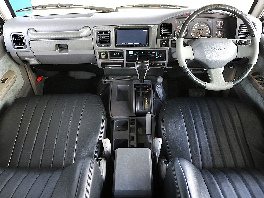 トヨタ ランドクルーザープラド(2枚目)