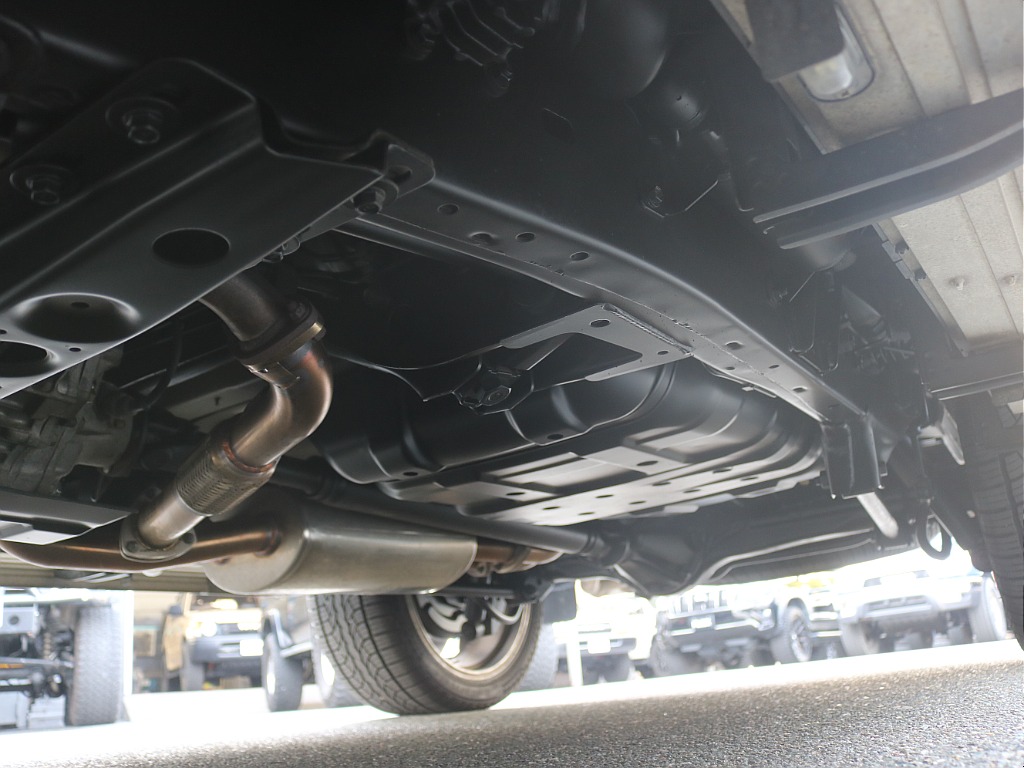 下回りもご覧の通りキレイなコンディションです！FLEXオリジナルの防錆塗装アンダーFシールド施工済み！