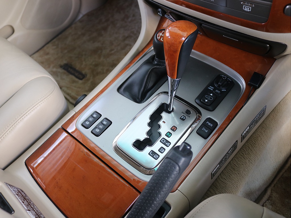 トヨタ ランドクルーザーシグナス(33枚目)