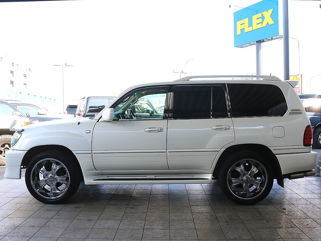 トヨタ ランドクルーザーシグナス(6枚目)