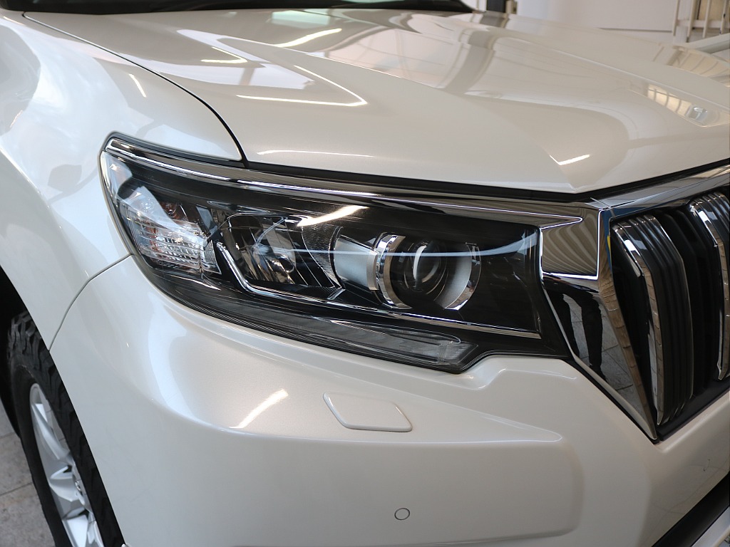 洗練されたデザインは街中やアウトドアシーンで大活躍です！