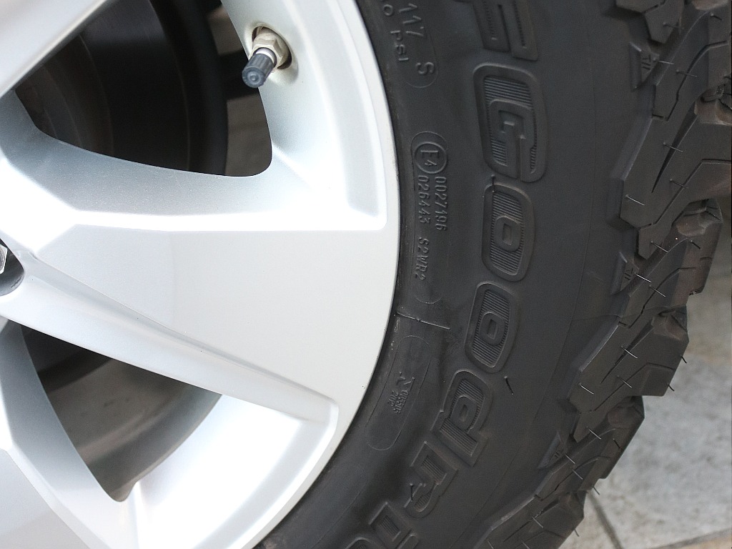 純正のホイールも非常にキレイな状態です！