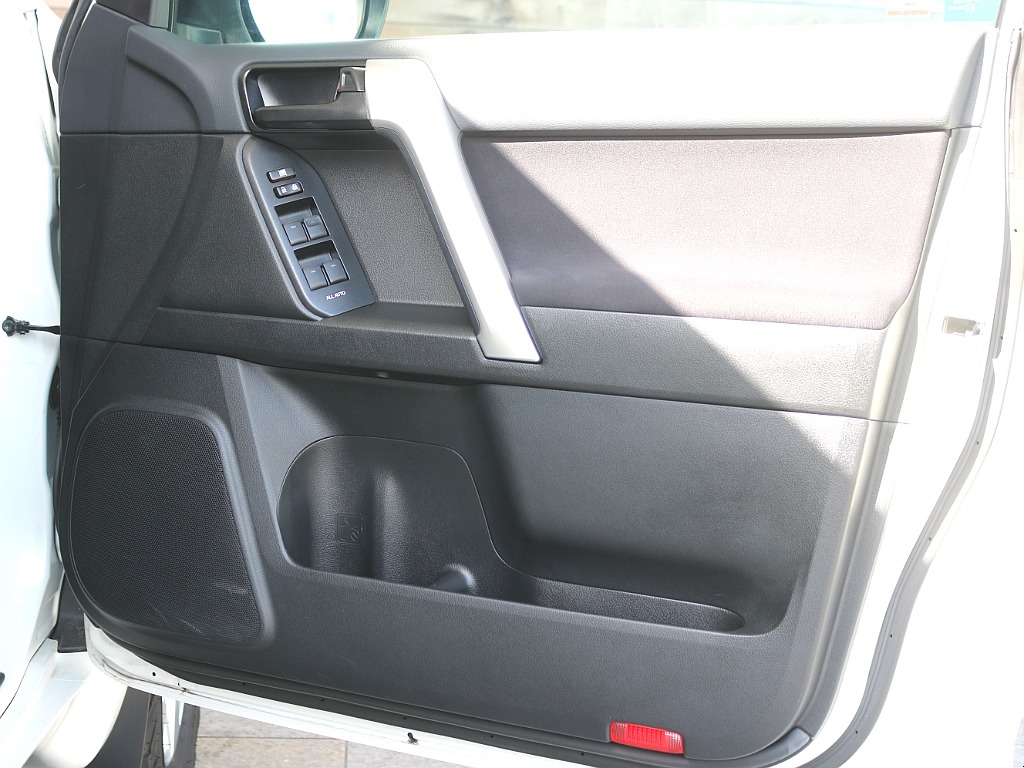 安全性能や操作性。どれをとっても優れたお車になります！