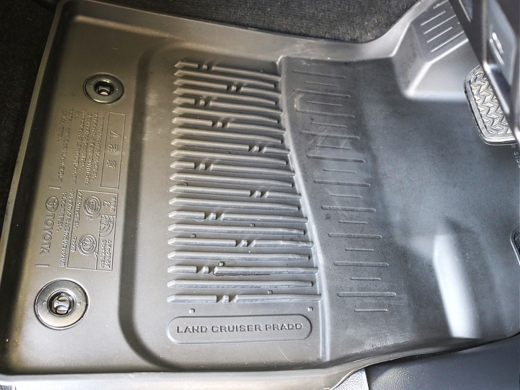 トヨタ純正スノー・レジャー用フロアマット！