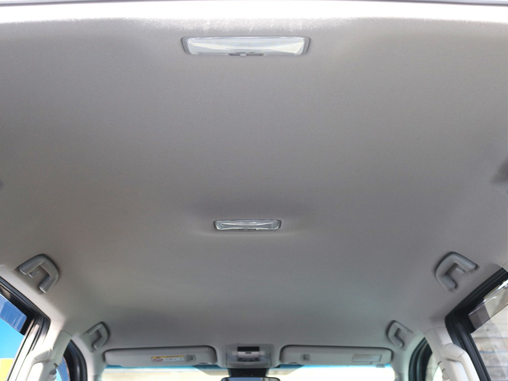 ダメージのないキレイな天張り！