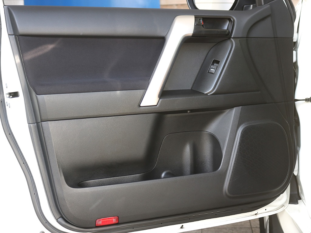 トヨタ ランドクルーザープラド(54枚目)