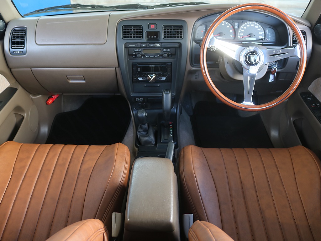 トヨタ ハイラックスサーフ(2枚目)