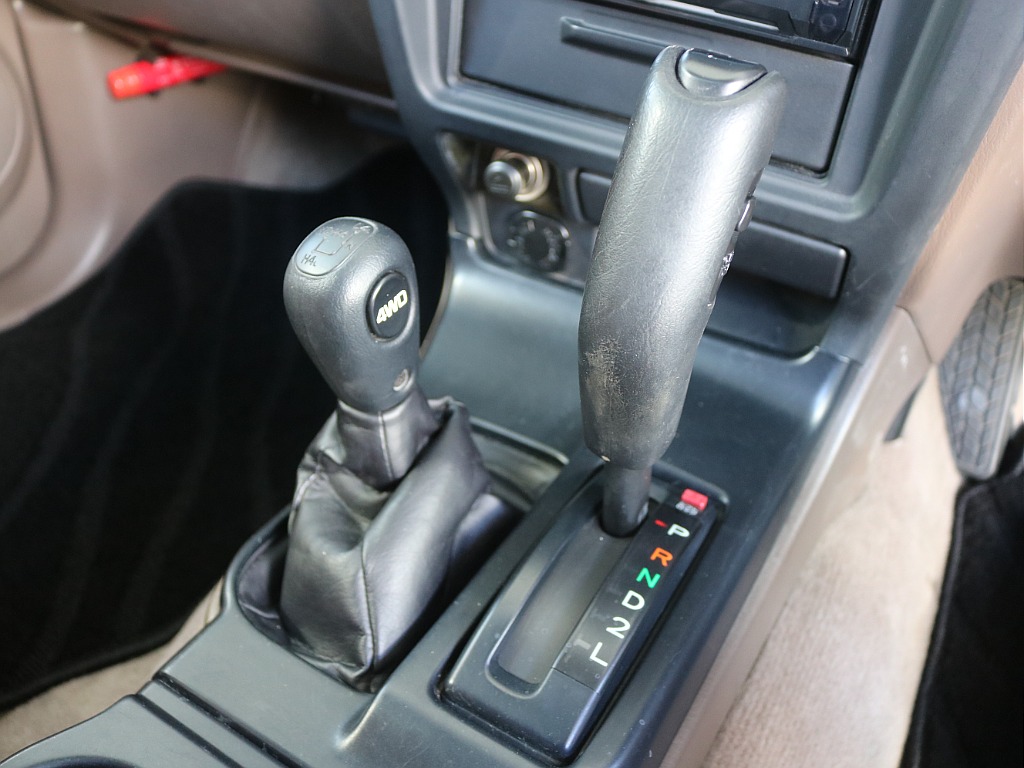 トヨタ ハイラックスサーフ(24枚目)