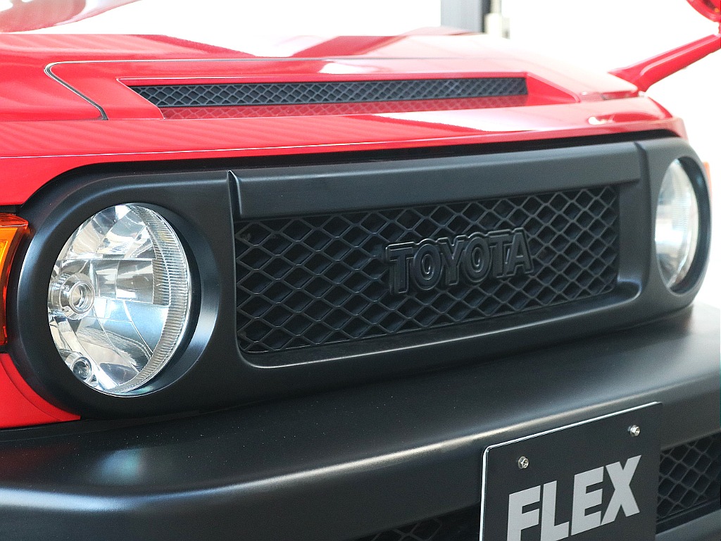 フロントグリルもトレイル仕様！