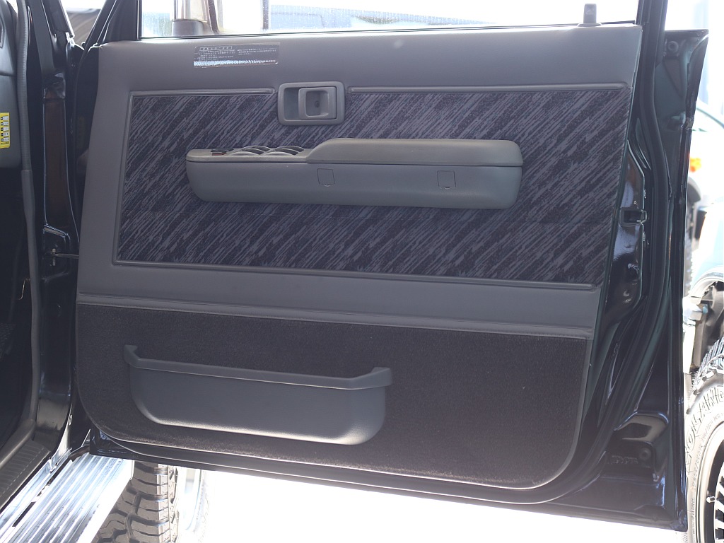 運転席ドアトリム