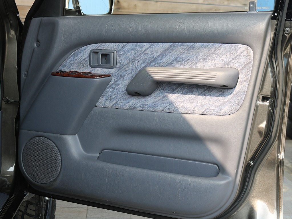 トヨタ ランドクルーザープラド(27枚目)