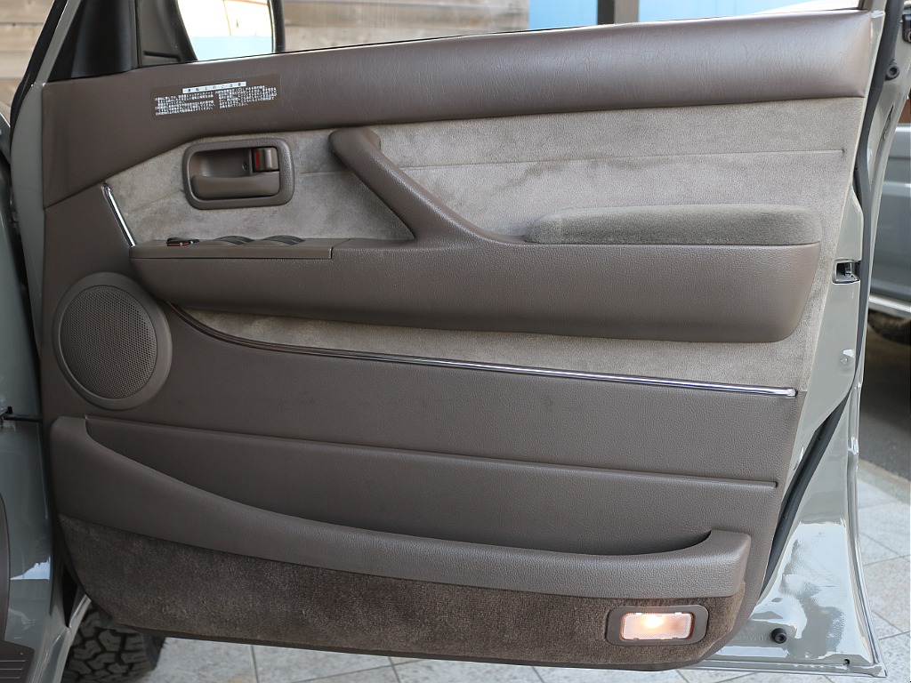 トヨタ ランドクルーザー80(41枚目)