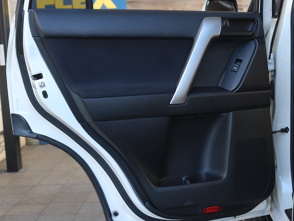 トヨタ ランドクルーザープラド(34枚目)