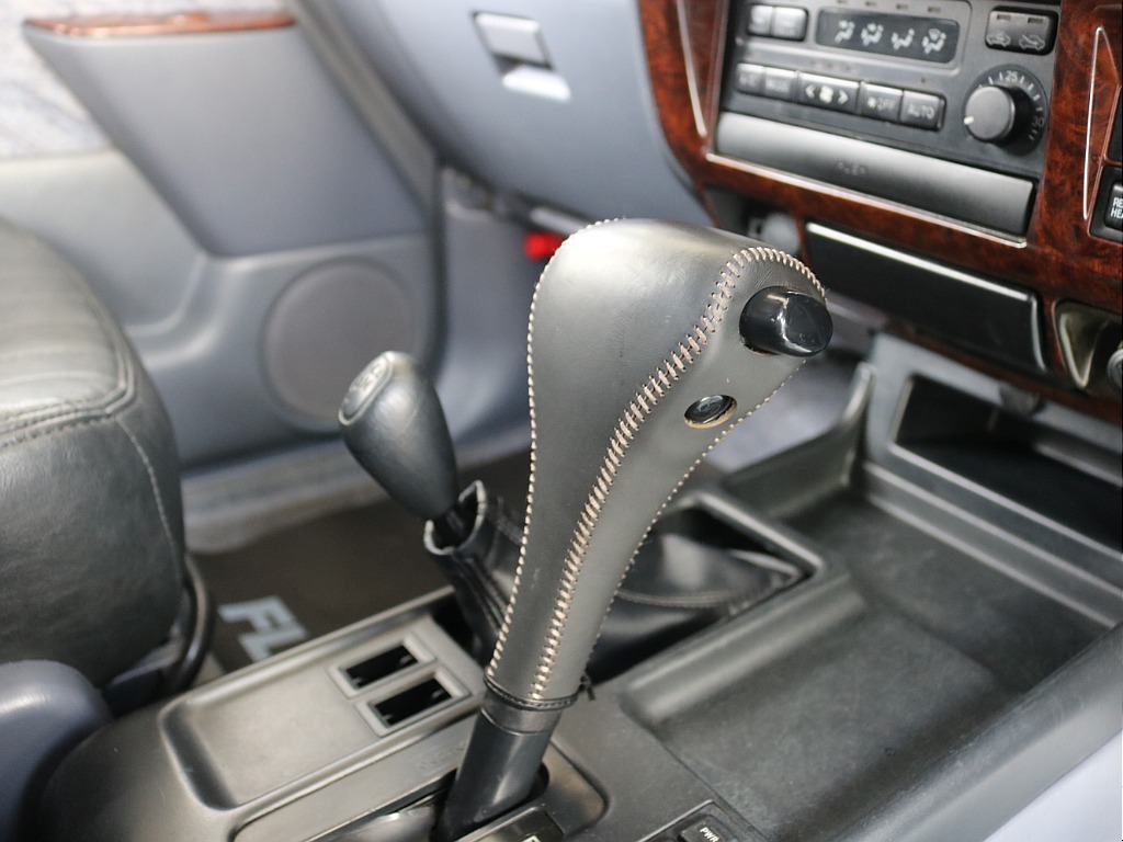 トヨタ ランドクルーザープラド(25枚目)