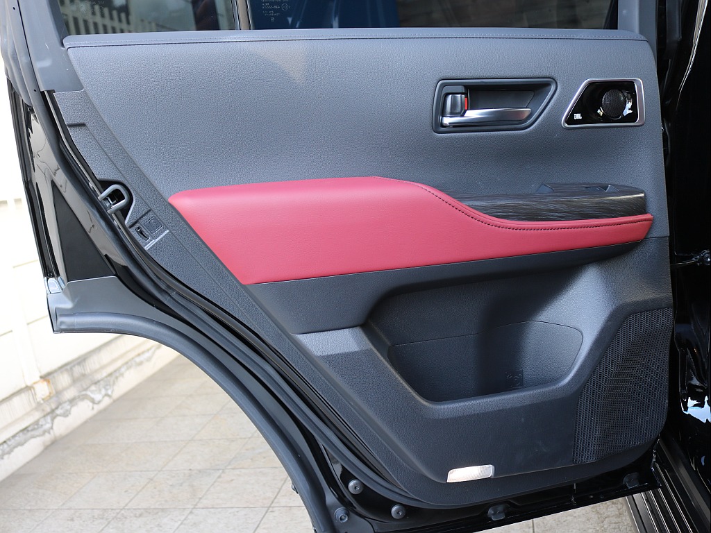 トヨタ ランドクルーザー300(24枚目)