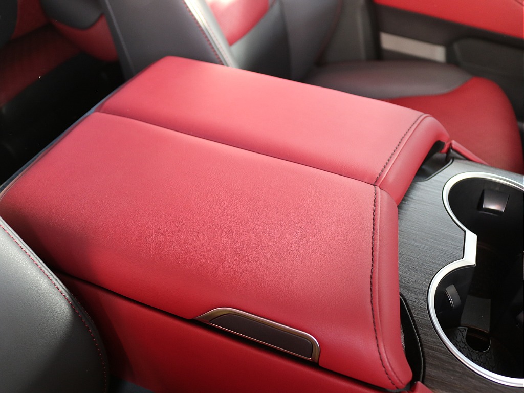 トヨタ ランドクルーザー300(34枚目)