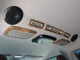 細部まで統一感があっておしゃれです☆リアスピーカーで後ろの席も一緒に音楽を楽しめますね♪