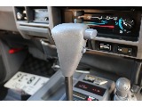 シフトノブは純正です、カスタム希望の方はご連絡ください！