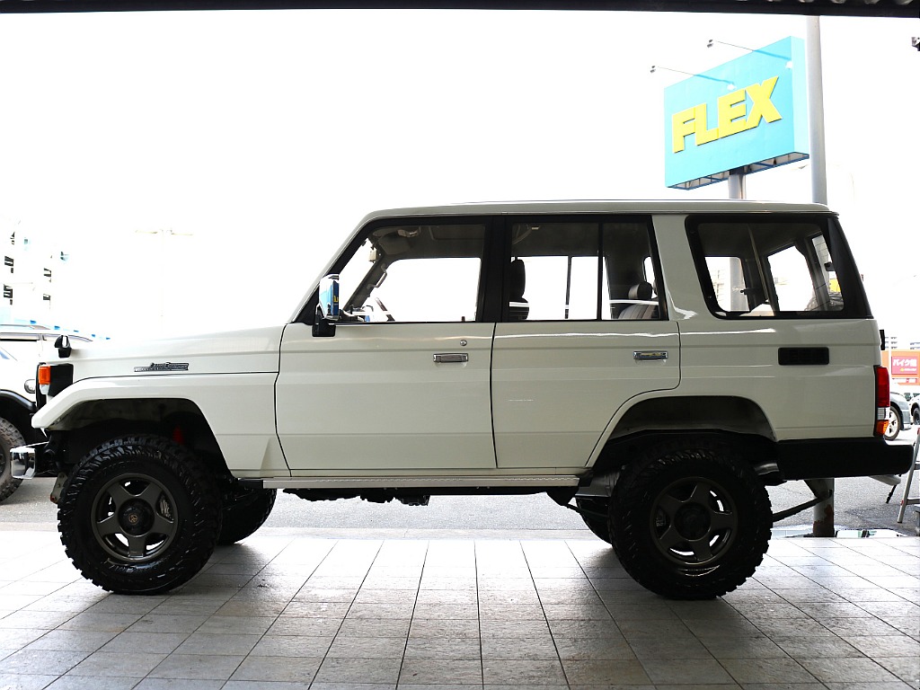 トヨタ ランドクルーザー70(13枚目)