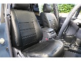運転席！幅広のシートがしっかり体を包み込んでくれます！