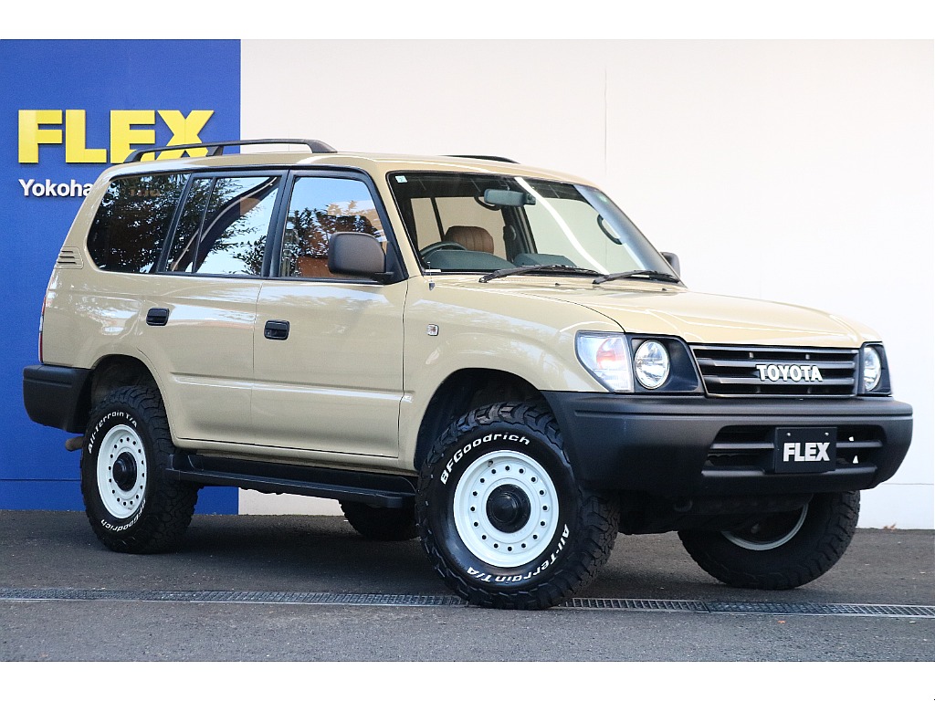 ＦＬＥＸ自慢の中古車保証も付帯致します！年間で最大１００万円まで修理費をカバーするプランがございますので、故障が心配な方にも安心してお乗り頂く事が出来ますよ♪