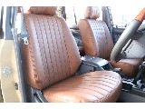 運転席はクッション性が高く、長距離運転でも疲れにくくなっております！