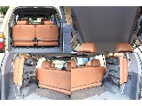 大容量のラゲッジルーム！3列目シートは跳ね上げ式なので用途・乗車人数を分けてお使いいただけます♪