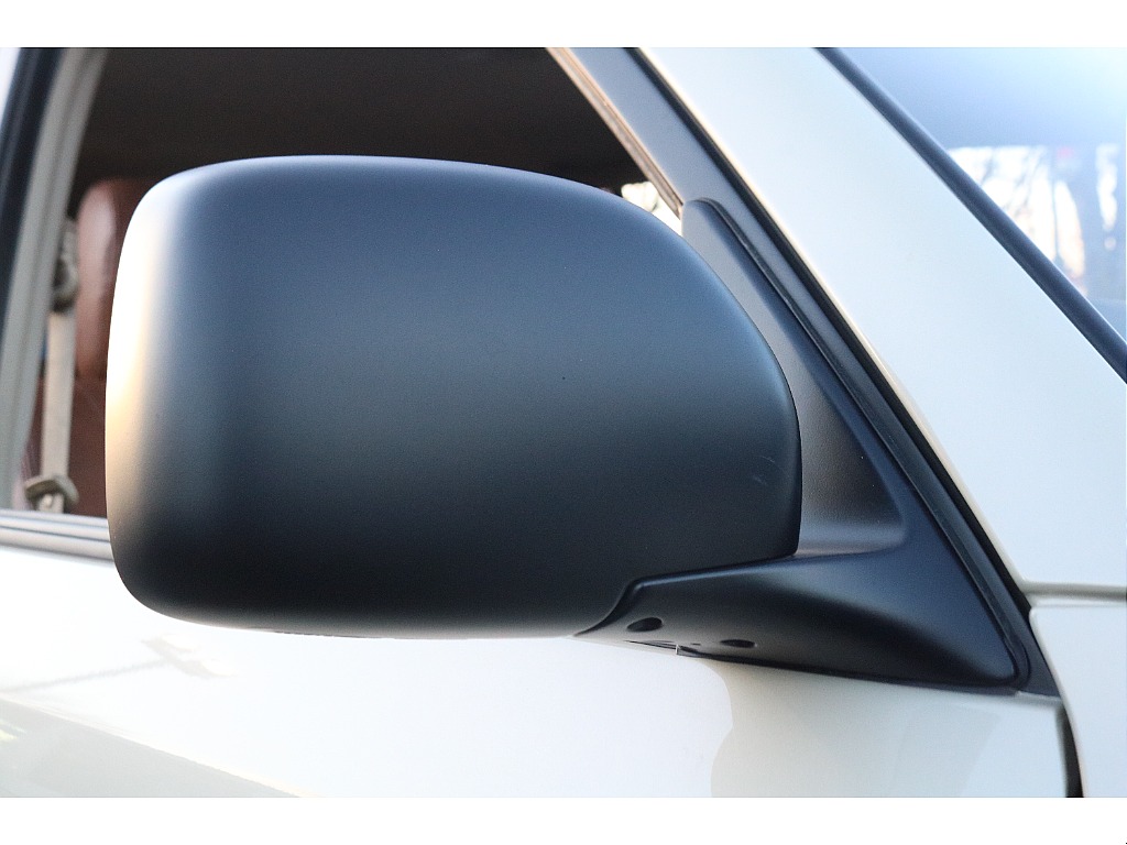 トヨタ ランドクルーザー100(33枚目)