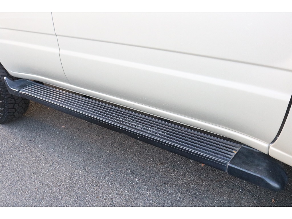 トヨタ ランドクルーザー100(34枚目)