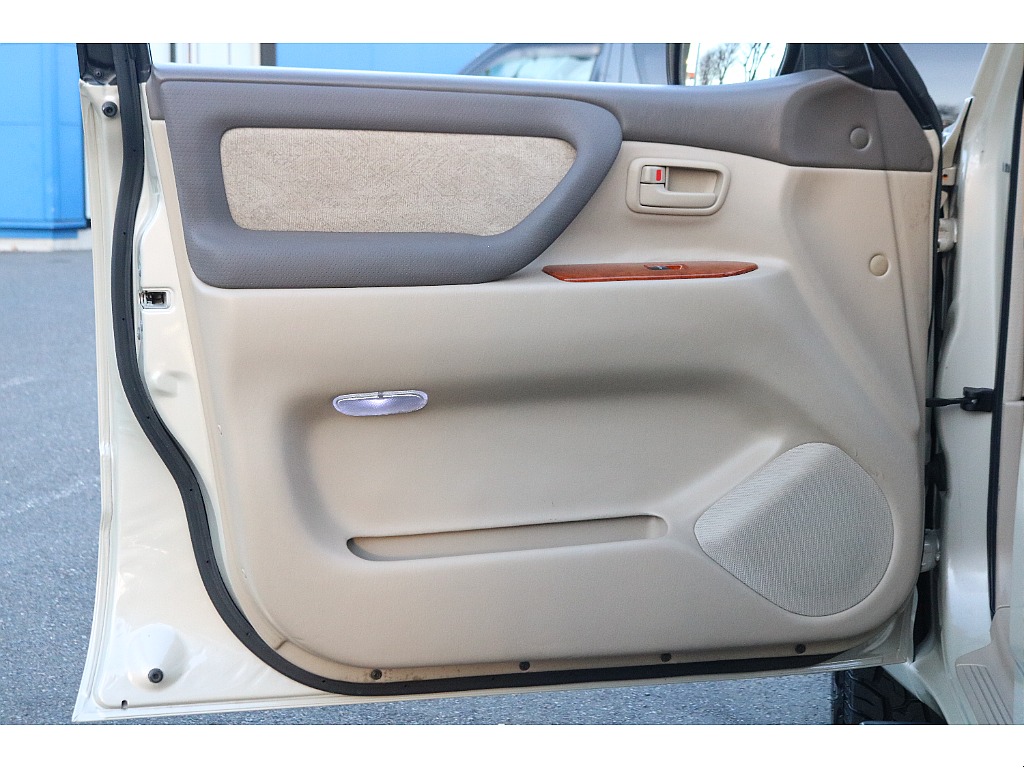 トヨタ ランドクルーザー100(44枚目)