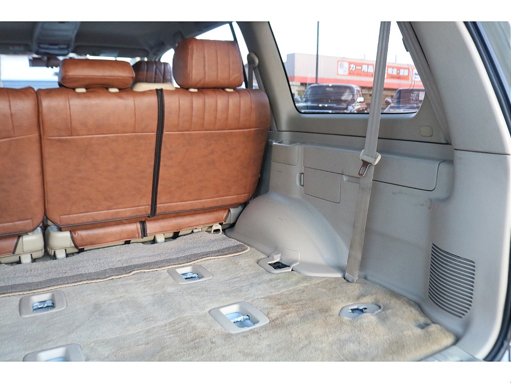 トヨタ ランドクルーザー100(49枚目)