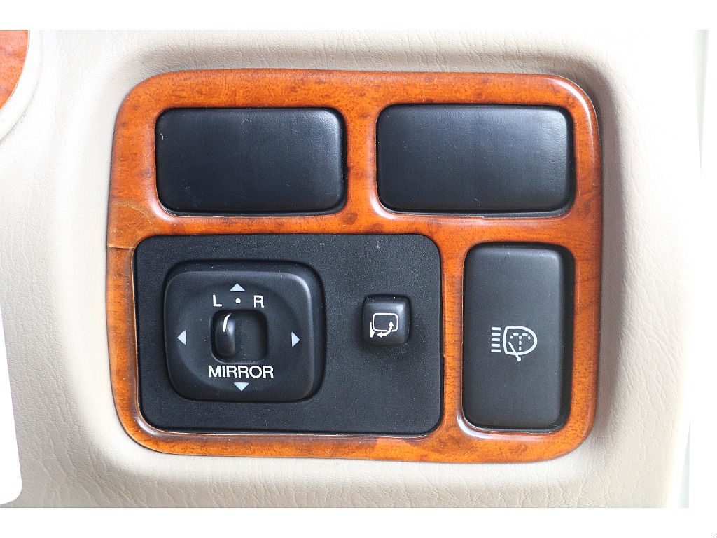 トヨタ ランドクルーザー100(53枚目)