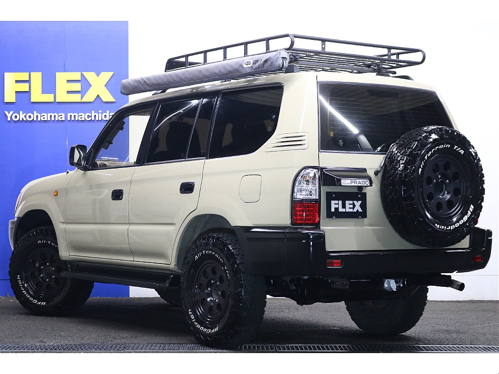 古い年式の車両ですが、ＦＬＥＸは保証制度が充実しておりますのでご安心ください！最大で年間１００万円まで修理費をカバーするプランがございますので、詳細はスタッフまで是非お問い合わせください！