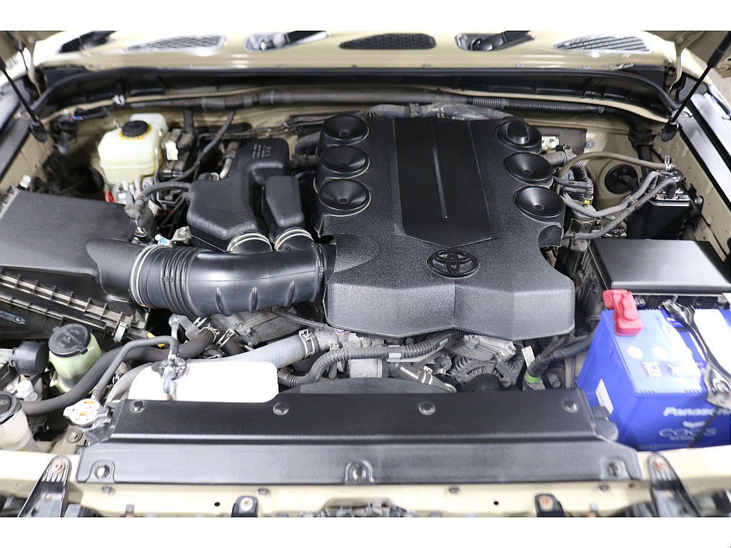 4000㏄：V6エンジン！力強く、ストレスフリーの走りを体感できます！