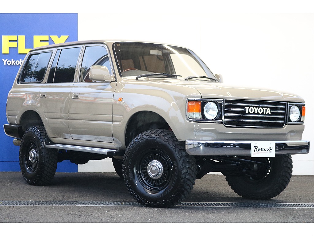 古い年式の車両ですが、ＦＬＥＸは保証制度が充実しておりますのでご安心ください！最大で年間１００万円まで修理費をカバーするプランがございますので、詳細はスタッフまで是非お問い合わせください！