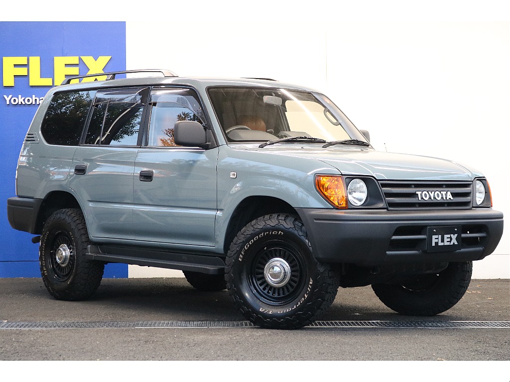 ＦＬＥＸ自慢の中古車保証も付帯致します！年間で最大１００万円まで修理費をカバーするプランがございますので、故障が心配な方にも安心してお乗り頂く事が出来ますよ♪