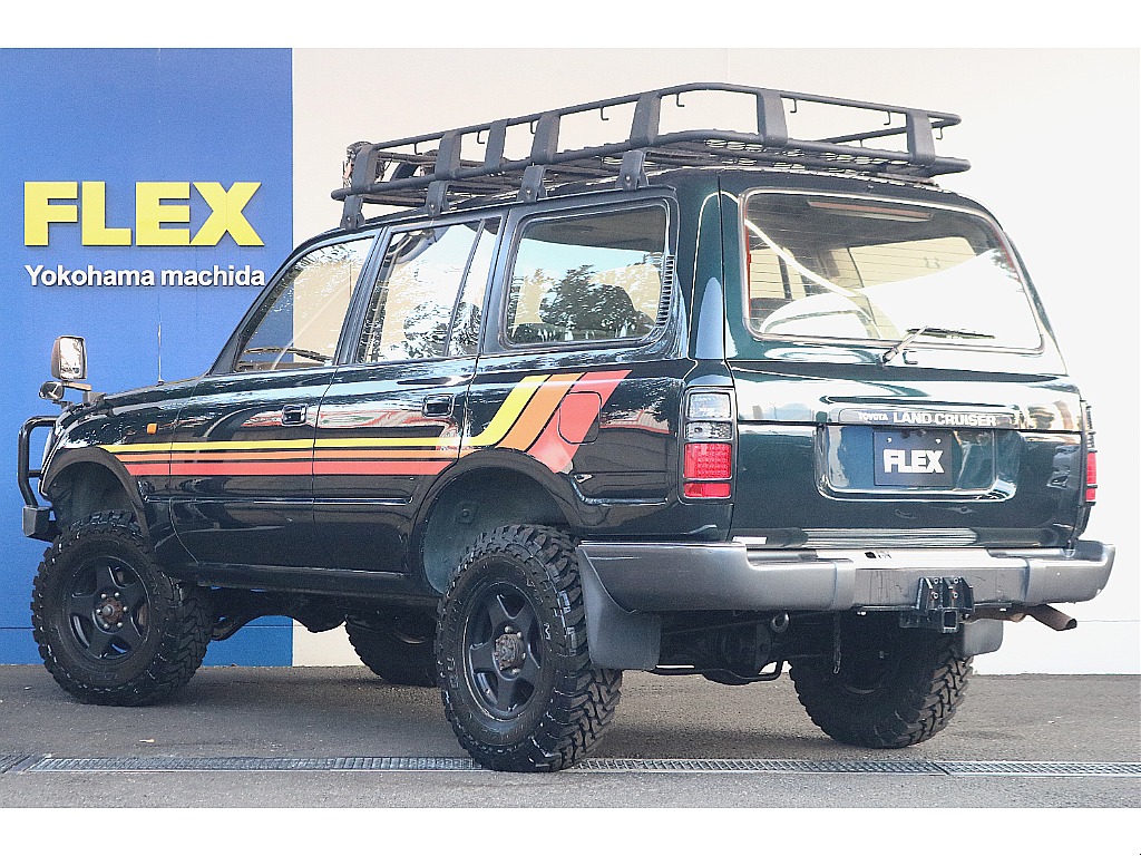 古い年式の車両ですが、ＦＬＥＸは保証制度が充実しておりますのでご安心ください！最大で年間１００万円まで修理費をカバーするプランがございますので、詳細はスタッフまで是非お問い合わせください！