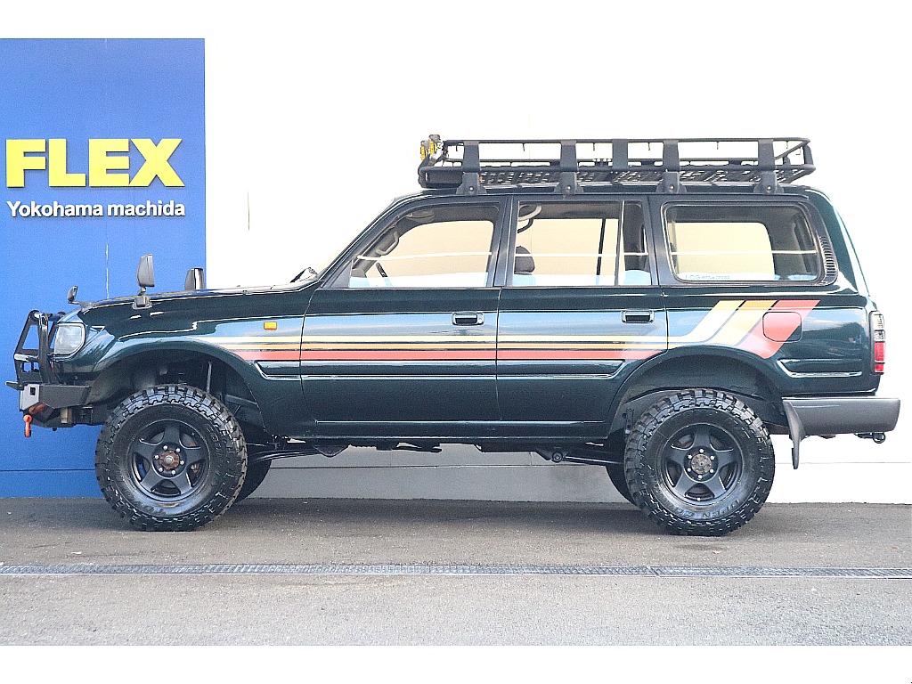 サイドステップレス！ 全体的にスマートな印象となっております！