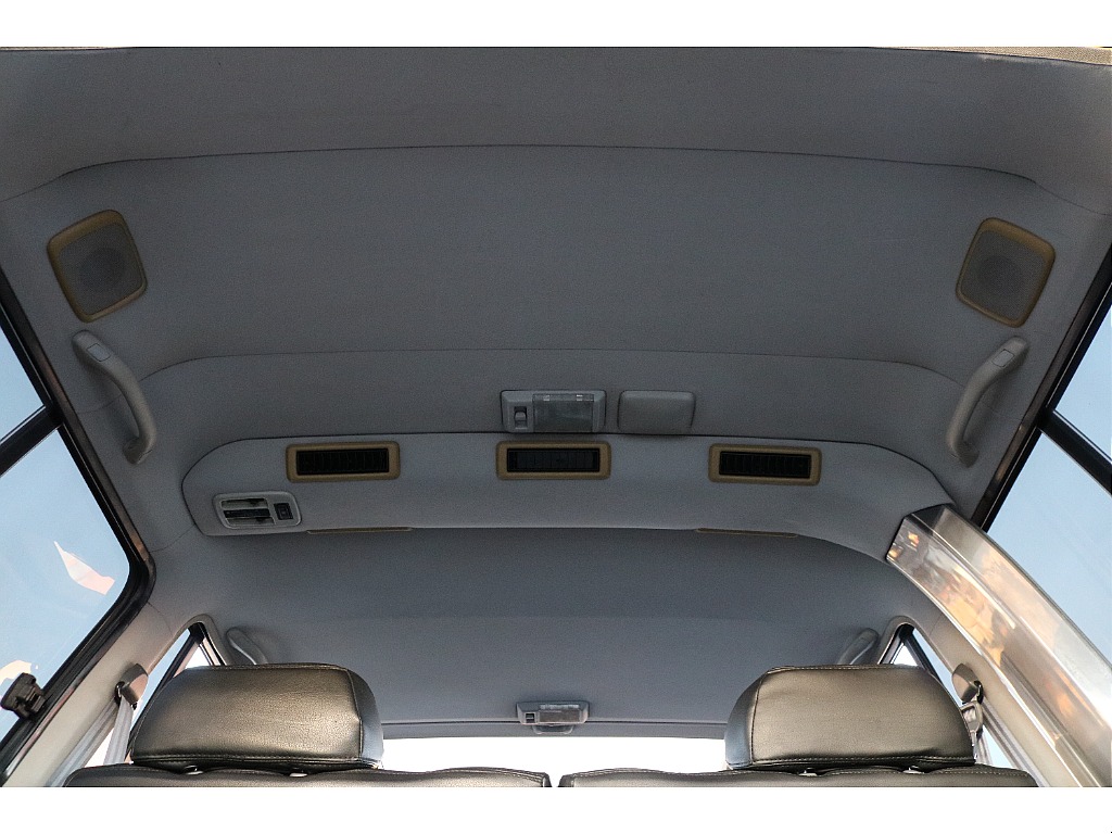 天張りにはたるみやシミ等見受けられません！