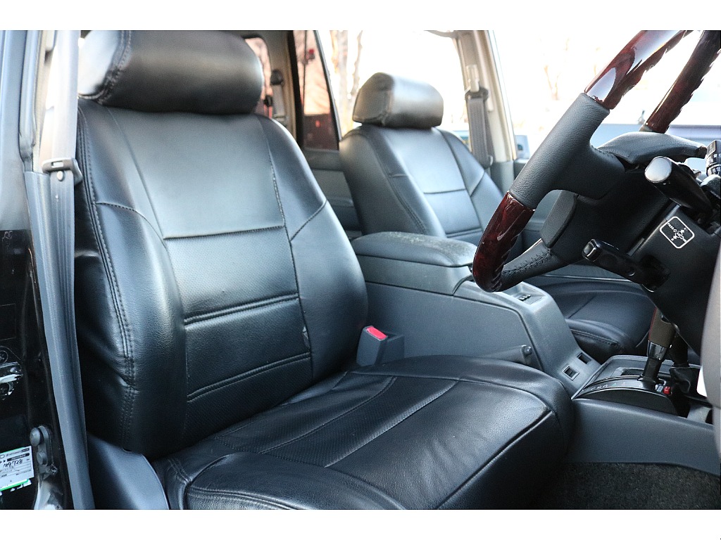 ブラックシートカバー装着済み！