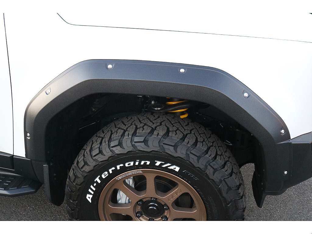 JAOSオーバーフェンダー新規装着！ ラプター塗装も施工し、とてもワイルドなスタイルに仕上がっております！