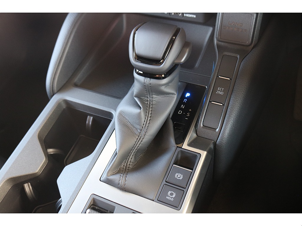 無骨なシフトレバー！