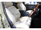 シートカバーは外装色と似ている物を使用。外から見ても中との統一感がありGOOD。