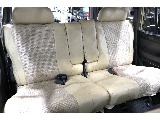 運転席同様にシートカバーの破れなどもなく、ホワイト調ですが汚れなどなく良いコンディションとなっております。