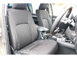Zグレード専用上級ファブリックシート！ 通気性抜群で暑い時期の運転もストレスフリーです！