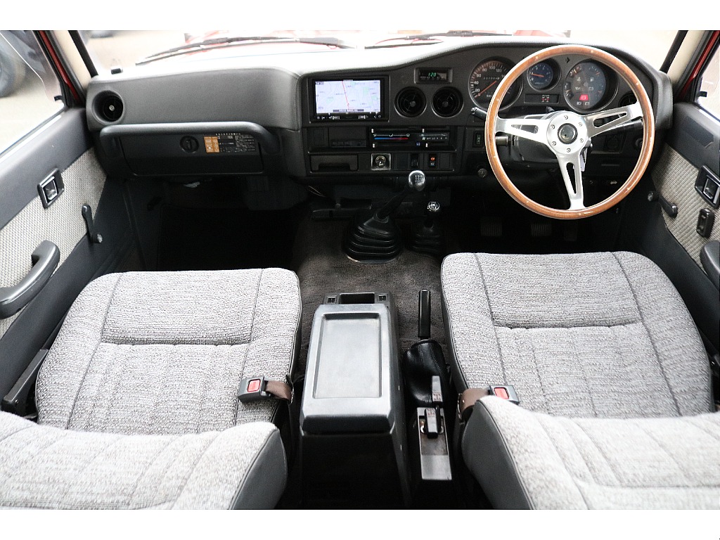 ダッシュボード張替え施工済み！