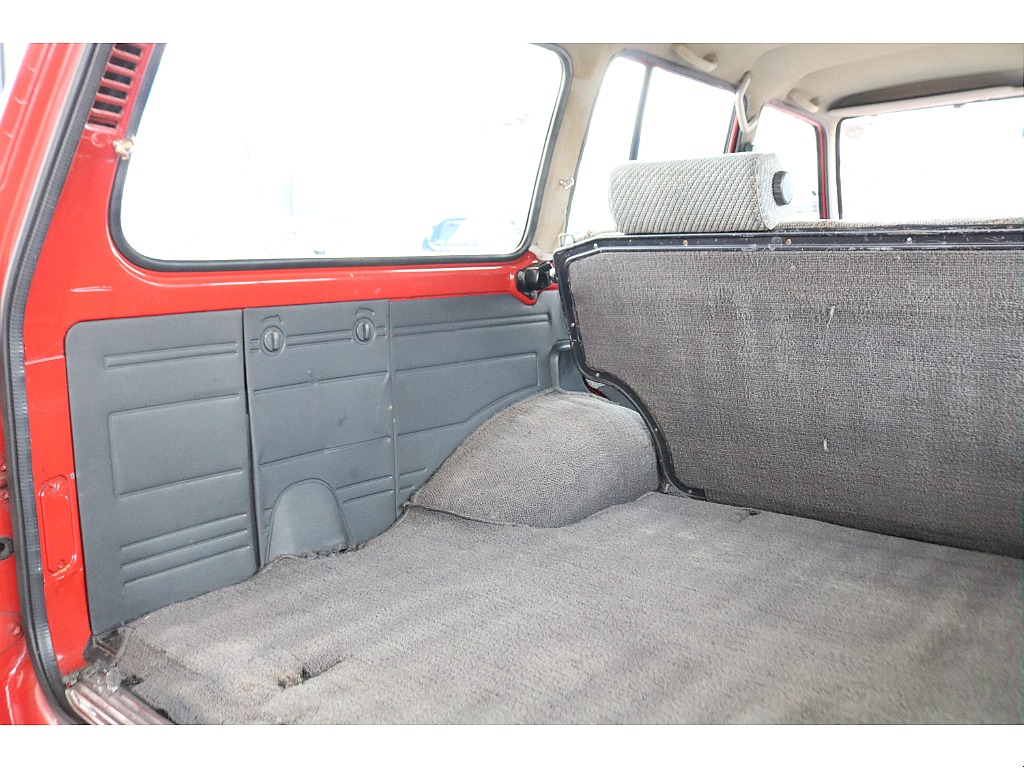 ラゲッジはご覧の状態です！ 綺麗に使われていたことがわかります！