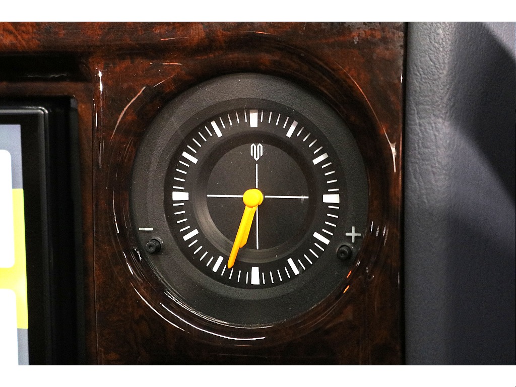 視認性に優れたアナログ時計！